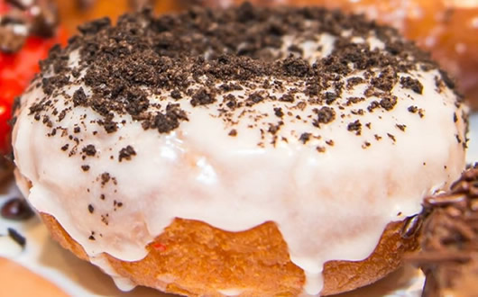 donut with cookie crumble